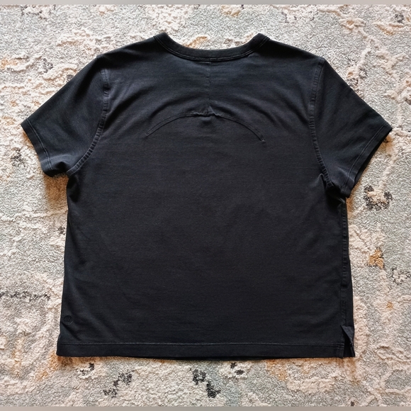Lululemon | Classic Fit Cotton Blend Short Sleeve Tee | Size 2 - Picture 4 of 4